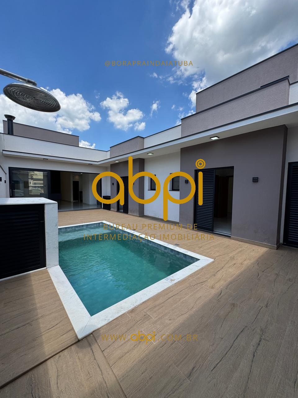 Casa de luxo em condomínio à venda em Indaiatuba-SP, Residencial Evidências: 3 suítes, 2 salas, 4 banheiros, 4 vagas, 205m².