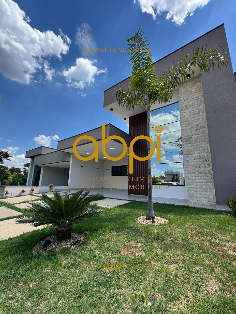Casa de luxo em condomínio à venda em Indaiatuba-SP, Residencial Evidências: 3 suítes, 2 salas, 4 banheiros, 4 vagas, 205m².