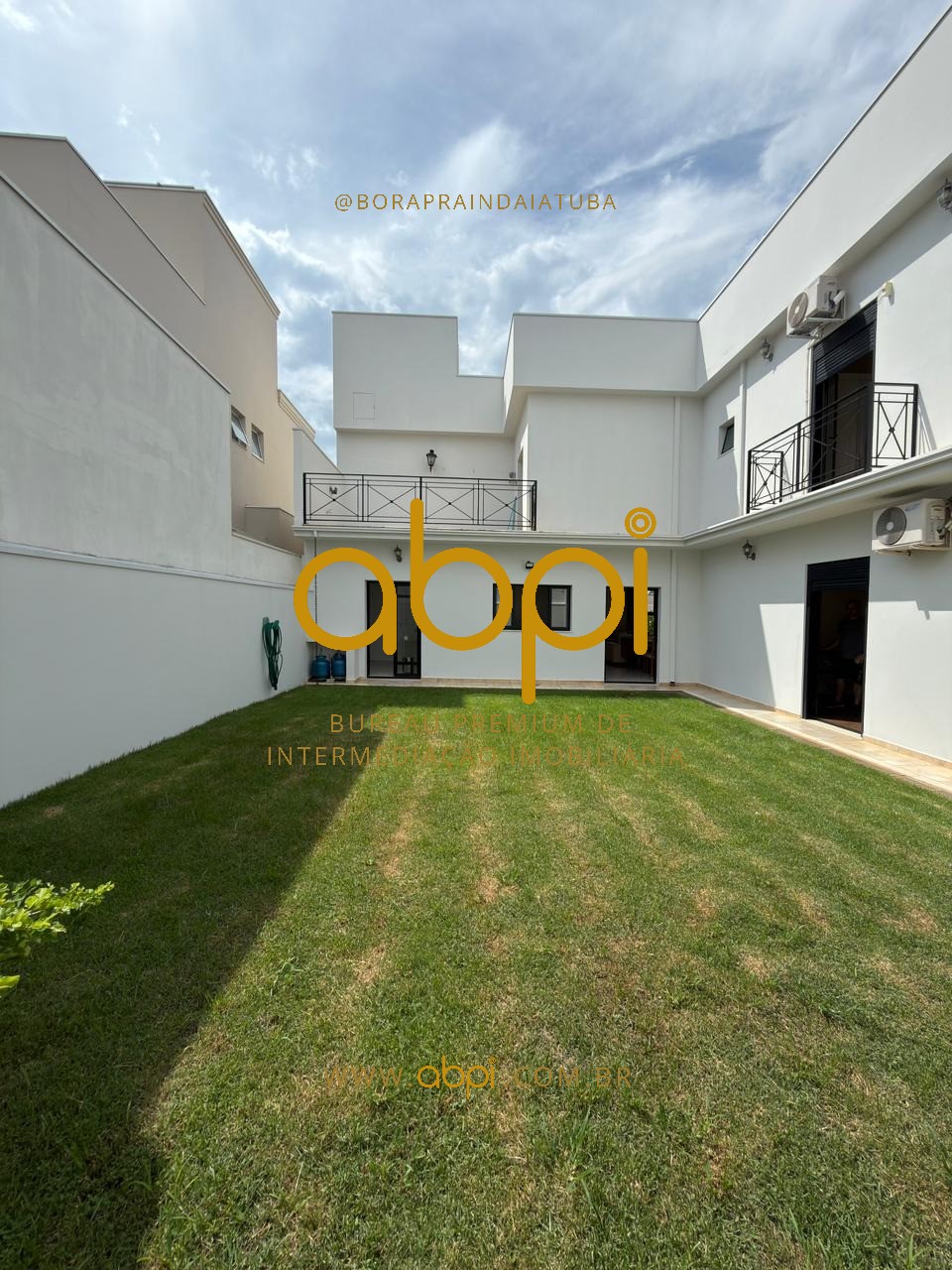 Casa em Condomínio de Alto Padrão em Indaiatuba-SP - 3 suítes, 4 vagas, 199,55 m²!