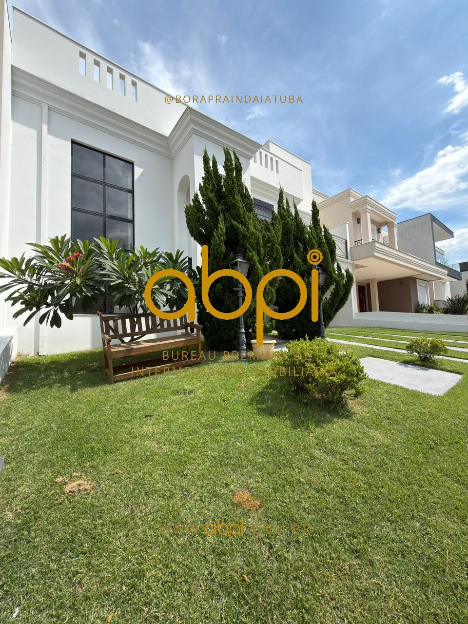 Casa em Condomínio de Alto Padrão em Indaiatuba-SP - 3 suítes, 4 vagas, 199,55 m²!