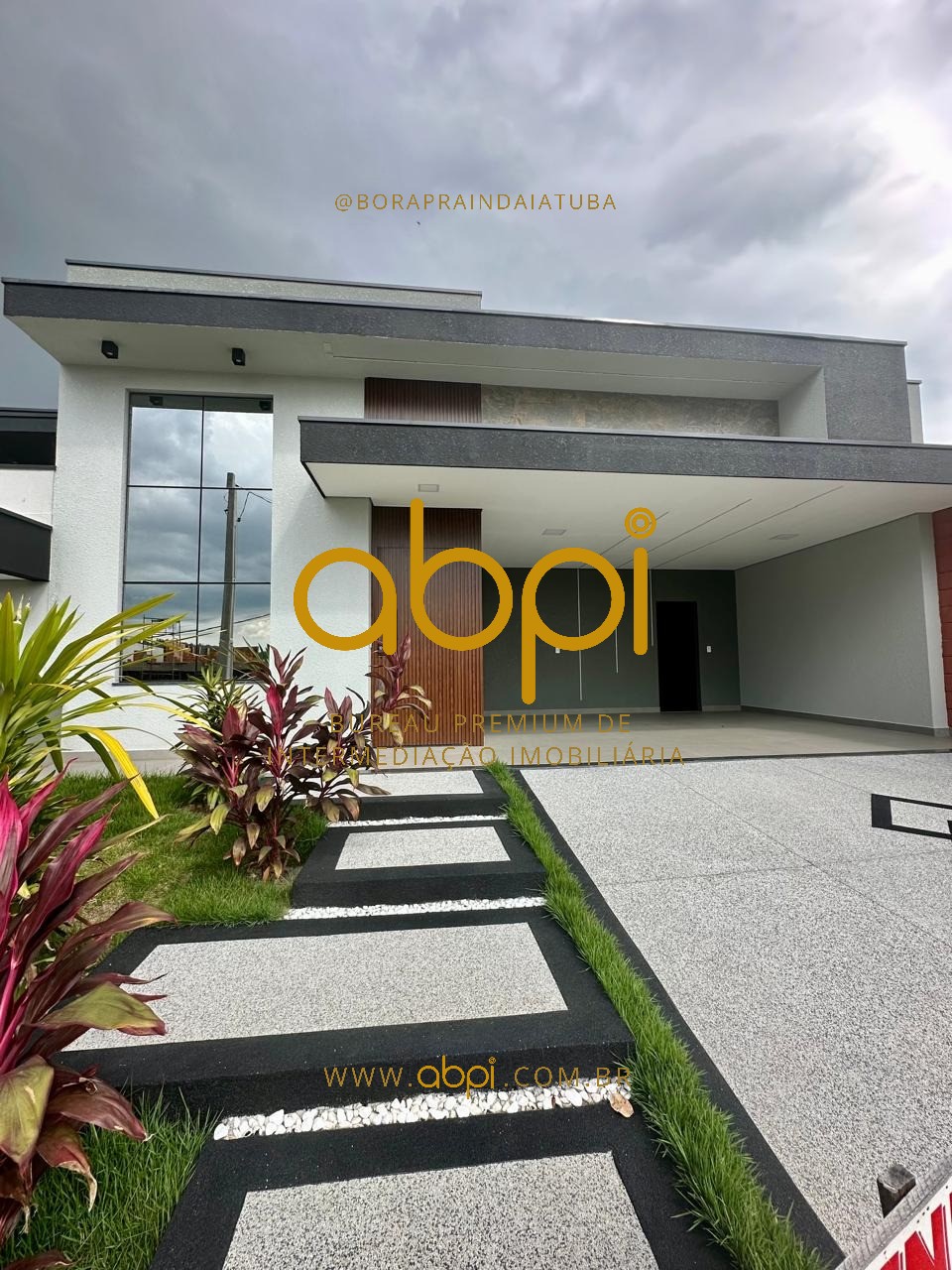 Casa de Alto Padrão em Condomínio com 3 Suítes em Indaiatuba-SP - Loteamento Park Gran Reserve