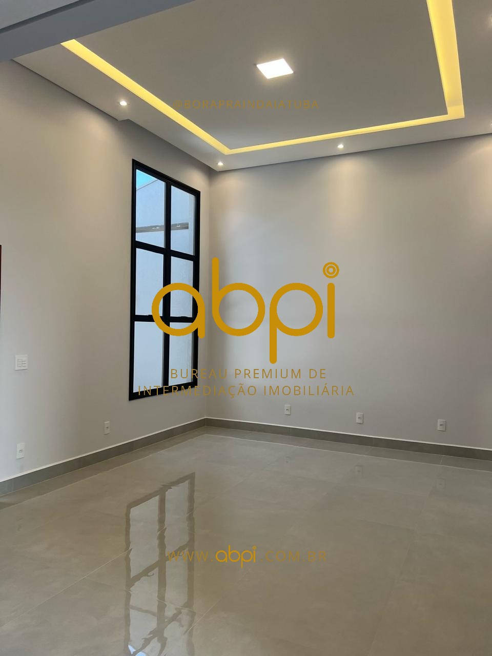 Imperdível oportunidade: Casa à venda em Indaiatuba-SP, no Jardim Monte Carlo, com 3 quartos, 1 suíte, 1 sala, 2 banheiros, 2 vagas de garagem e 112,00 m² de área!