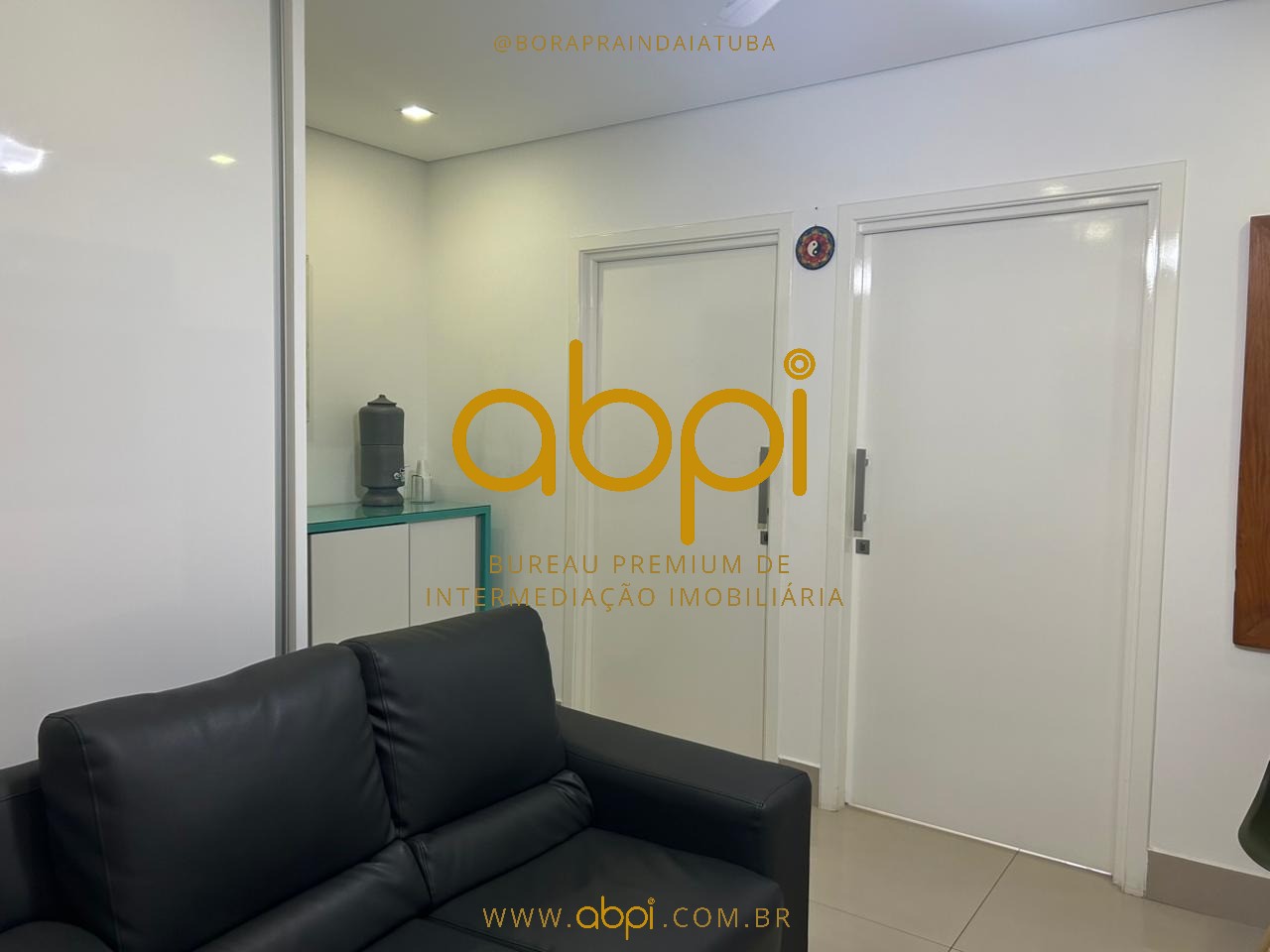 Sala Comercial à Venda no The Diplomat Office & Mall em Indaiatuba-SP: 3 Salas, 1 Banheiro, 1 Vaga de Garagem!