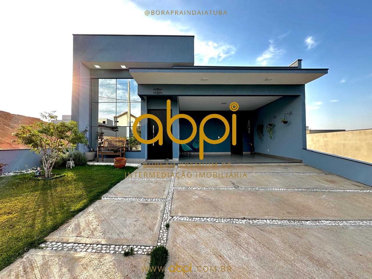 Casa de completa em condomínio exclusivo na cidade de Indaiatuba-SP, com 3 suítes e ampla área de convivência.