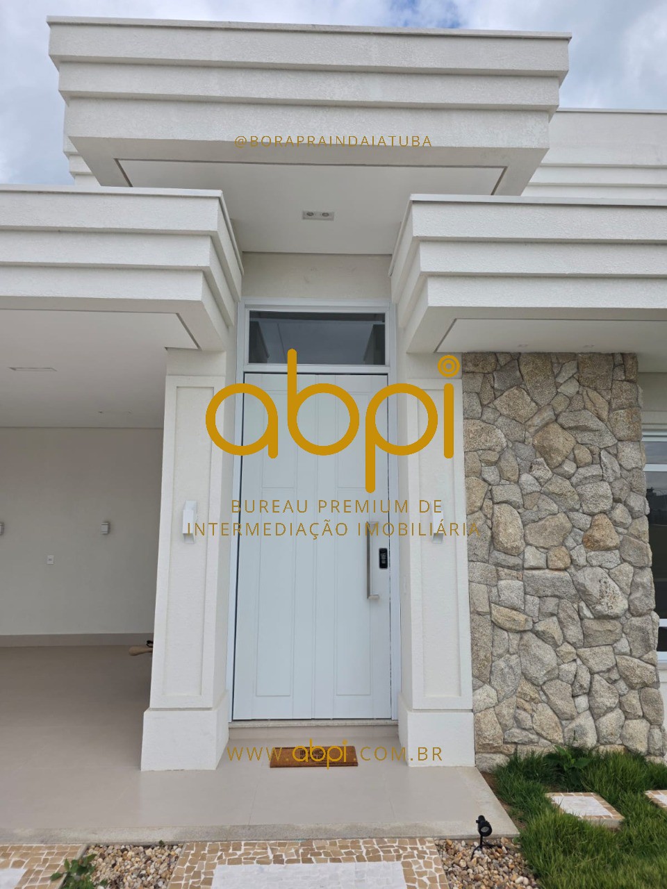 Luxuosa residência em condomínio à venda em Indaiatuba-SP, Jardim Residencial Dona Maria Cândida: 3 quartos, 3 suítes, 2 salas, 4 banheiros, 4 vagas.