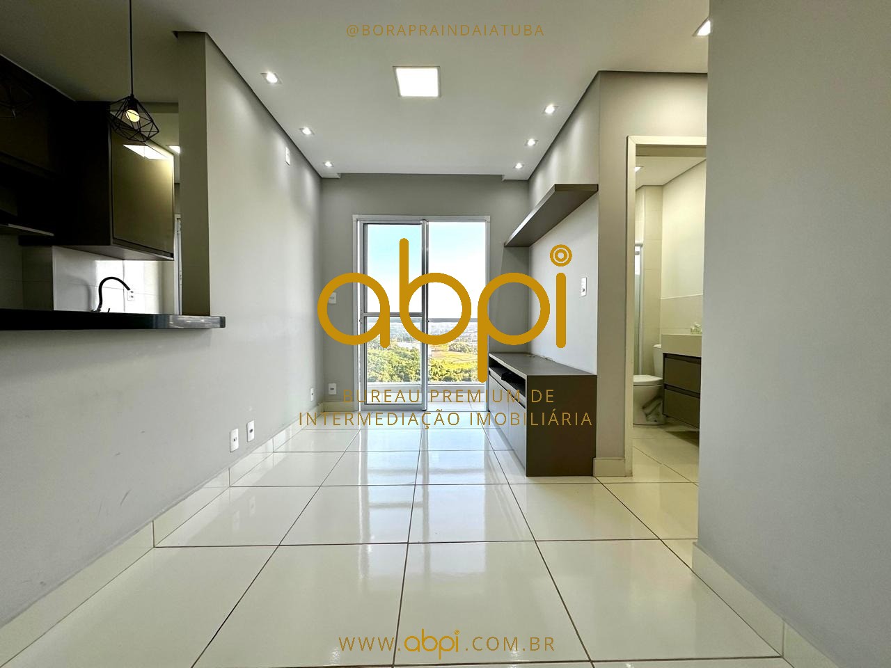 Apartamento à venda em Indaiatuba-SP no Condomínio Villa Helvetia: 2 quartos, 1 sala, 1 banheiro, 2 vagas, 51,44m². Aproveite!