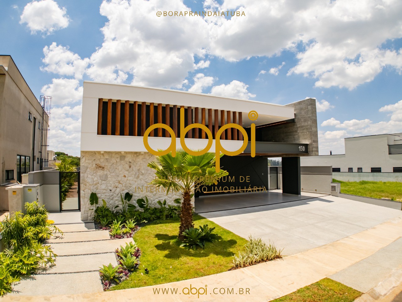 Casa em Condomínio de Luxo em Indaiatuba-SP  3 Quartos, 3 Suítes, 2 Salas - 267,12m²  Parque Villa dos Pinheiros