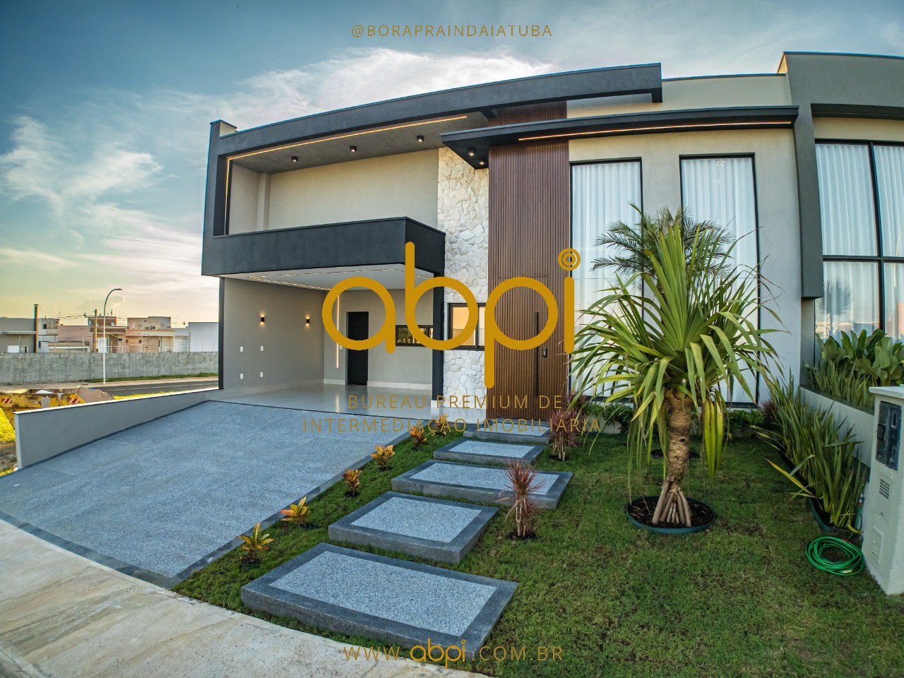 Casa em Condomínio de Luxo com 3 Suítes e 4 Vagas - Jardim Residencial Dona Maria Candida, Indaiatuba-SP