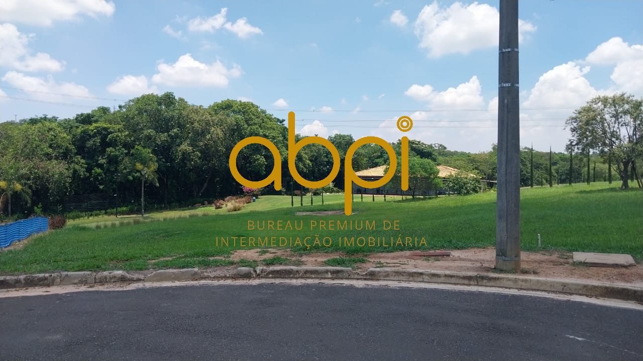 Casa de luxo à venda em condomínio exclusivo no Jardim Indaiatuba Golf, Indaiatuba-SP: 4 quartos, 4 suítes, 3 salas, 5 banheiros, 6 vagas de garagem, 290m².