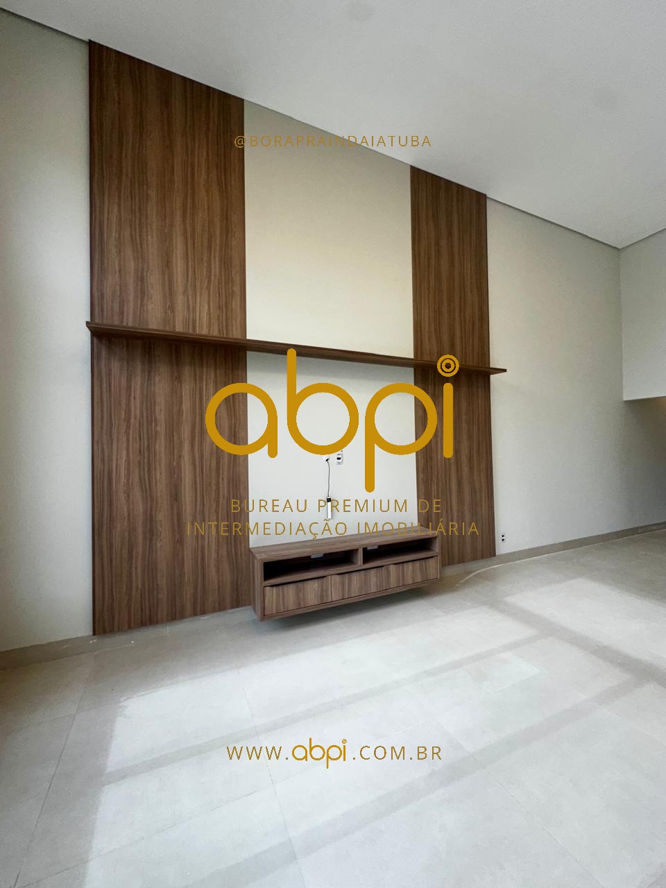 Imóvel de luxo em condomínio exclusivo em Indaiatuba-SP, 3 quartos, 3 suítes, 2 salas, 3 banheiros, 3 vagas de garagem, 205m².