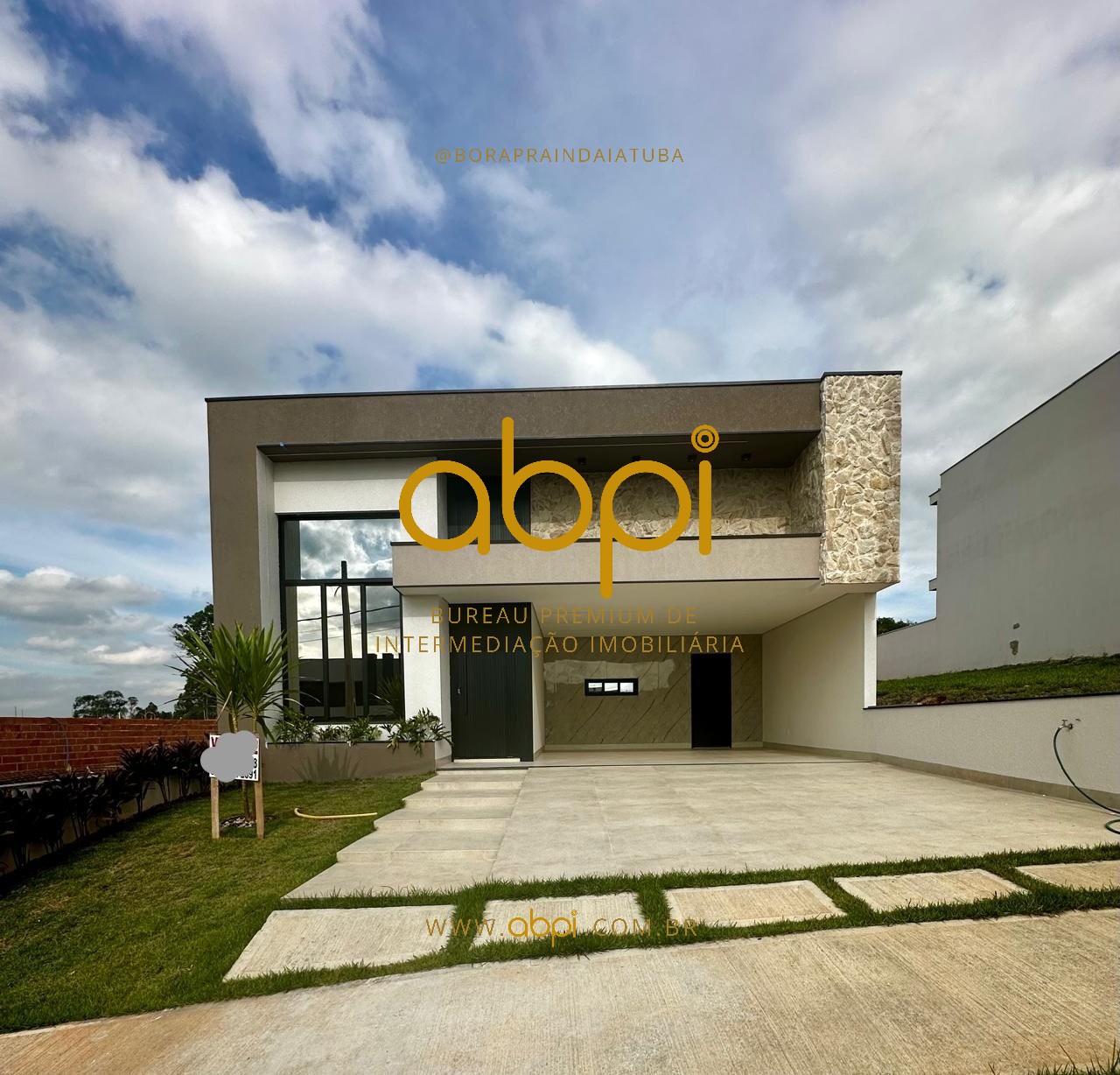 Imóvel de luxo em condomínio exclusivo em Indaiatuba-SP, 3 quartos, 3 suítes, 2 salas, 3 banheiros, 3 vagas de garagem, 205m².