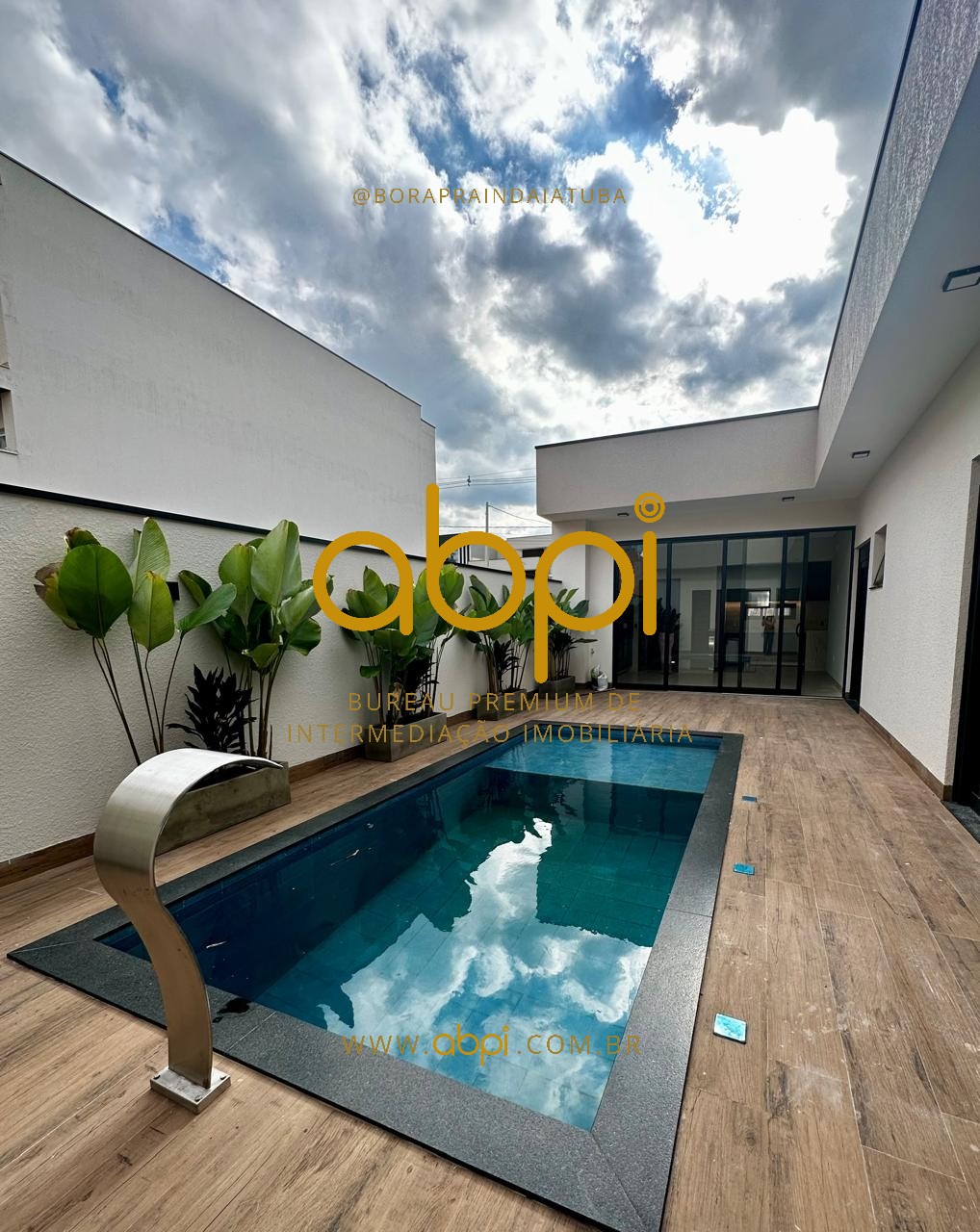 Imóvel de luxo em condomínio exclusivo em Indaiatuba-SP, 3 quartos, 3 suítes, 2 salas, 3 banheiros, 3 vagas de garagem, 205m².