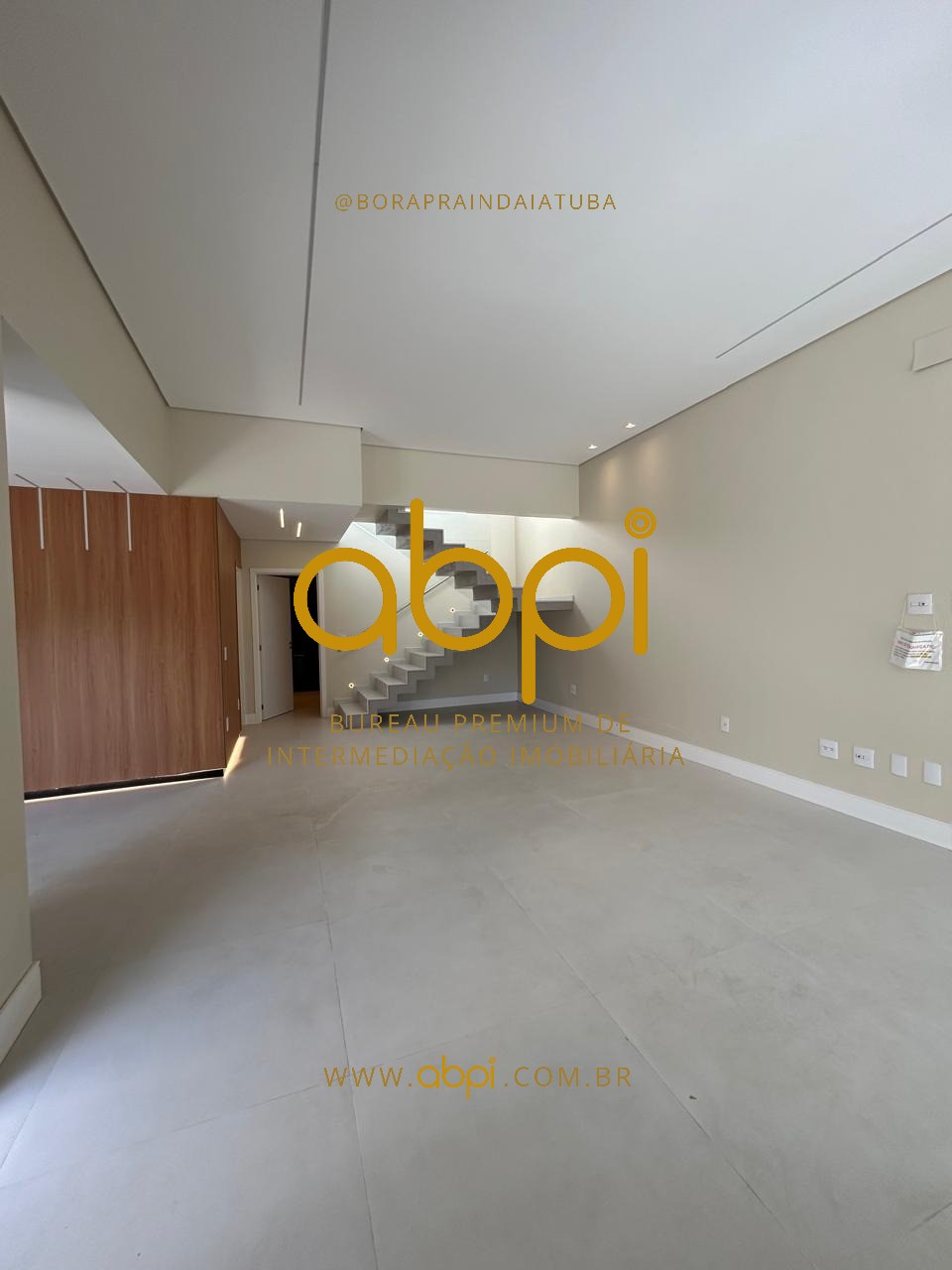 Imperdível oportunidade: Casa em condomínio à venda em Indaiatuba-SP, Jardim Residencial Alto de Itaici, 3 quartos, 3 suítes, 2 salas, 4 banheiros, 2 vagas, 210m²