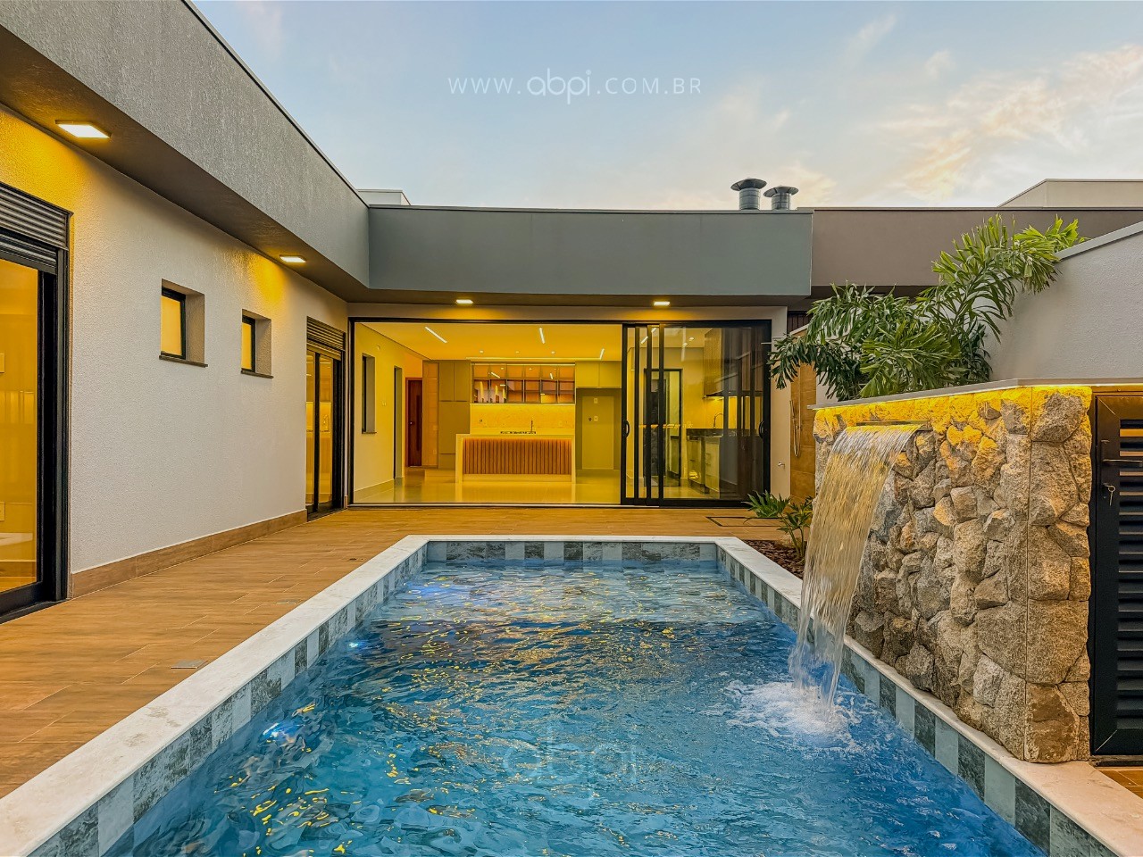 Casa de luxo em condomínio à venda em Indaiatuba-SP, Residencial Evidências: 3 quartos, 3 suítes, 2 salas, 4 banheiros, 4 vagas, 322,48 m².