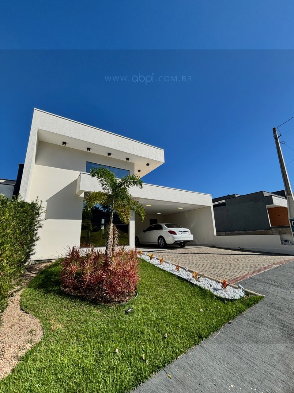 Imperdível Casa de Luxo 3 Suítes no Condomínio Milano Indaiatuba-SP por R$1.790.000,00 - 210m² - 4 vagas - Espaço Gourmet - Piscina, segurança, ABPI