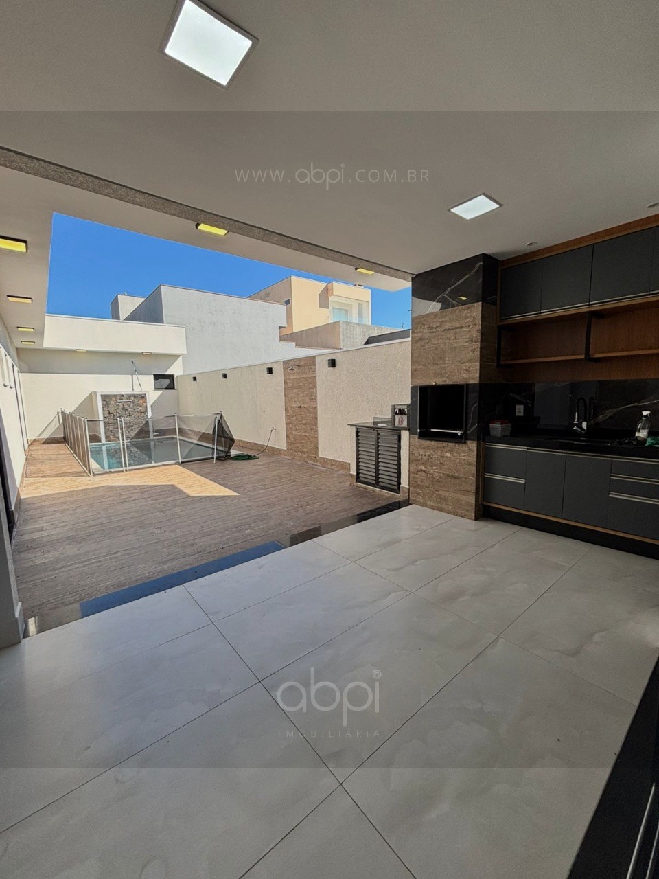 Imperdível Casa de Luxo 3 Suítes no Condomínio Milano Indaiatuba-SP por R$1.790.000,00 - 210m² - 4 vagas - Espaço Gourmet - Piscina, segurança, ABPI