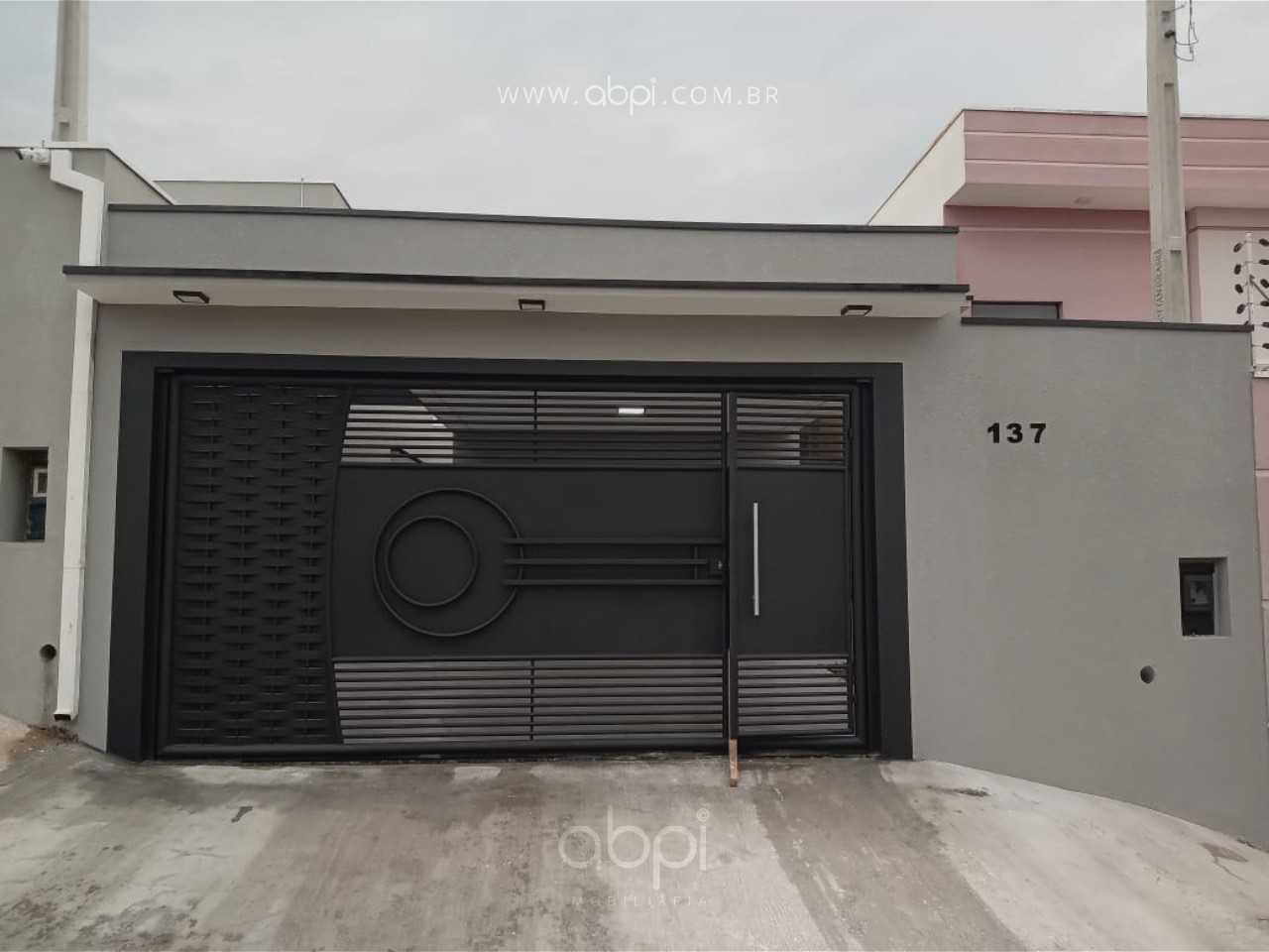 Imperdível e única oportunidade: Casa à venda no Jardim União, Indaiatuba-SP! 3 quartos, 1 suíte, 2 salas, 4 banheiros, 2 vagas. Venha conferir! ABPI