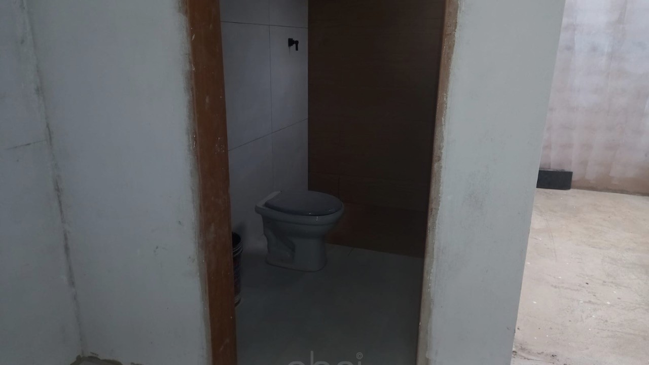 Casa à venda em Indaiatuba-SP: 3 quartos, 1 suíte, 2 salas, 2 banheiros, 95 m² de área, churrasqueira, iluminada, prática  - Entrega em Julho! ABPI