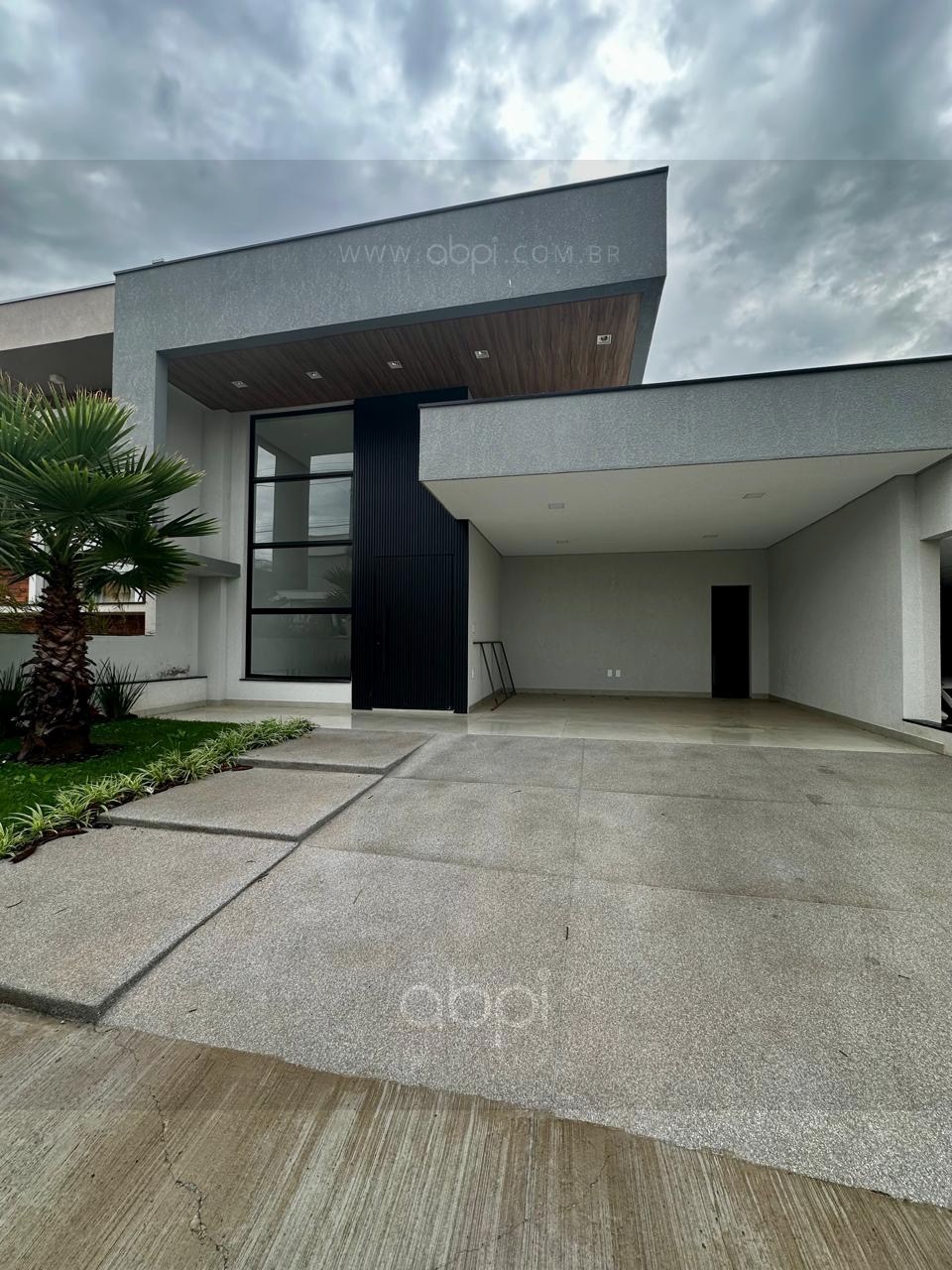 Oportunidade! Impecável casa elegante de 3 suítes cheia de armários piscina no condomínio Jardim Piemonte em Indaiatuba-SP! Agende sua visita já! ABPI