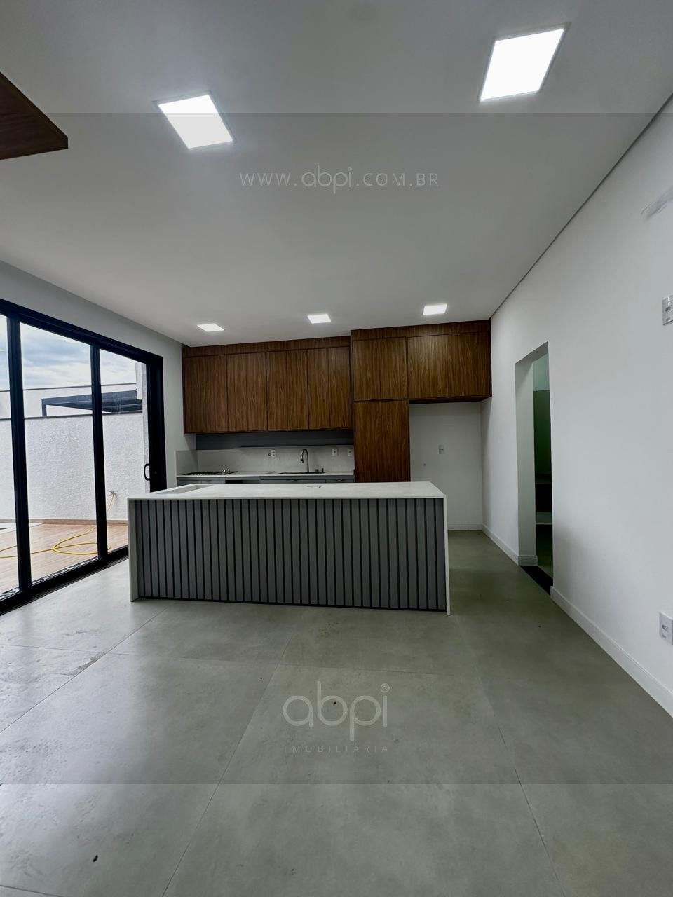 Oportunidade! Impecável casa elegante de 3 suítes cheia de armários piscina no condomínio Jardim Piemonte em Indaiatuba-SP! Agende sua visita já! ABPI