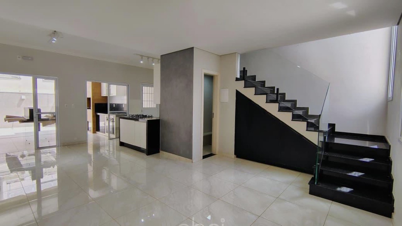 Casa ampla e bem iluminada a venda em Condomínio Park Real - 3 Suítes, 2 Salas, 4 Banheiros - R$ 998.000,00, segurança 24h, lazer e diversão, ABPI
