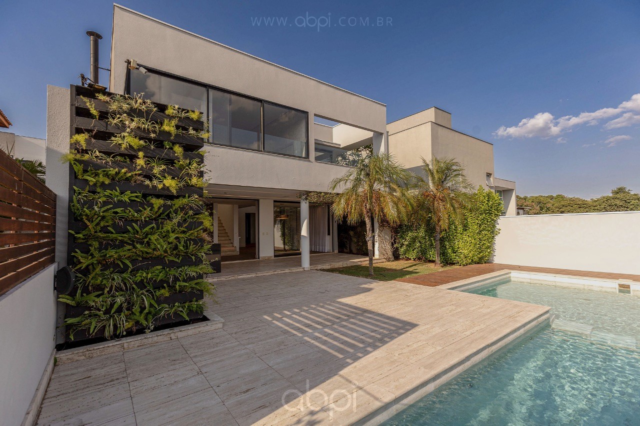 Casa de Alto Padrão no Condomínio Paradiso - Indaiatuba-SP  4 Suítes, 6 Banheiros, 4 Vagas  Vista Deslumbrante  Privacidade e Sofisticação, ABPI
