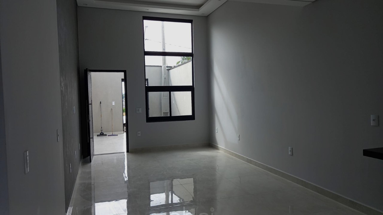 Casa moderna e ampla, planejada de 3 quartos com suíte no Jardim Bom Sucesso: conforto e qualidade garantidos! Grande e única oportunidade, ABPI