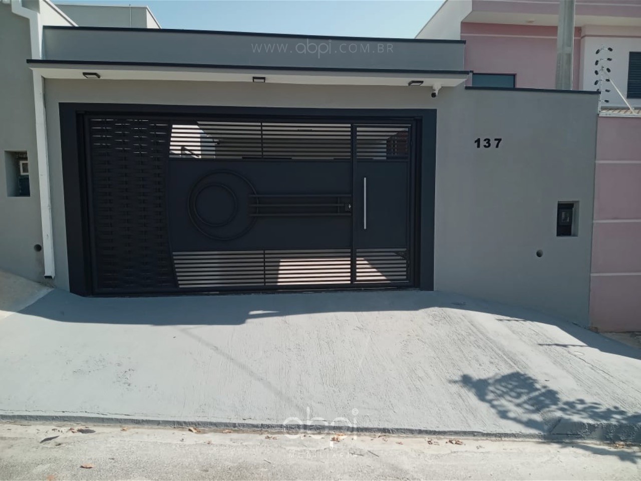 Imperdível e única oportunidade: Casa à venda no Jardim União, Indaiatuba-SP! 3 quartos, 1 suíte, 2 salas, 4 banheiros, 2 vagas. Venha conferir! ABPI