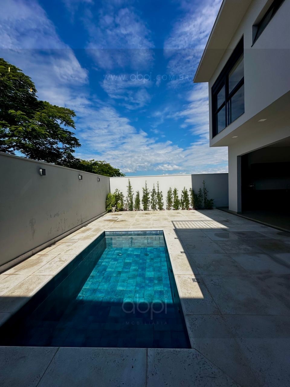 Casa ampla de luxo em condomínio: Residência impecável no Jardim Villa Sapezal, Indaiatuba-SP. 3 suítes, área gourmet e piscina por R$2.700.000! ABPI