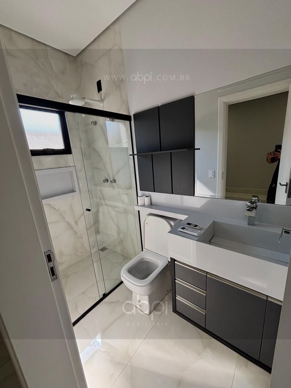 Casa de luxo ampla e confortavél em condomínio Residencial Milano, Indaiatuba-SP: 3 suítes, espaço gourmet, piscina e muito mais! Segurança! ABPI