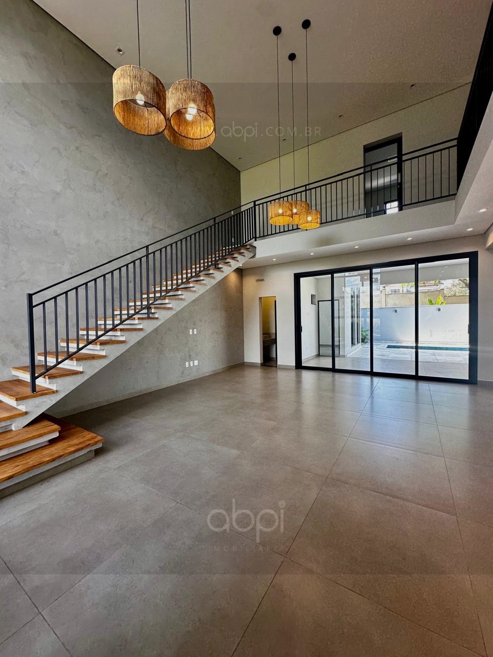 Casa ampla de luxo em condomínio: Residência impecável no Jardim Villa Sapezal, Indaiatuba-SP. 3 suítes, área gourmet e piscina por R$2.700.000! ABPI