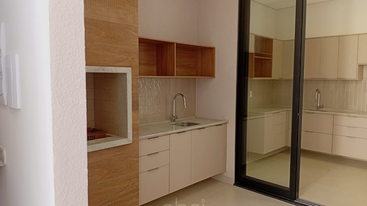 Casa de Luxo em Condomínio Gran Reserve em Indaiatuba-SP! 3 Quartos, 1 Suíte, 2 Salas, 4 Vagas de Garagem. Aproveite! Lazer completo, segurança, ABP!