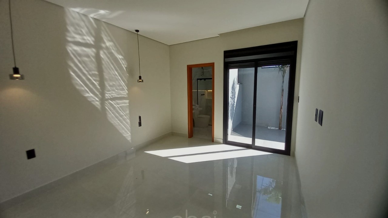 Casa à venda em Indaiatuba-SP, no Jardim Bom Sucesso, com 3 quartos, 1 suíte, 2 salas, 2 banheiros, 2 vagas de garagem e 120m, novidade ABPI