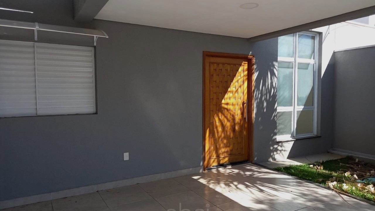 Casa à Venda no Jardins do Império, Indaiatuba-SP: 2 Quartos, 1 Suíte, 2 Vagas por R$ 850.000! Segurança e lazer completo garantidos! ABPI