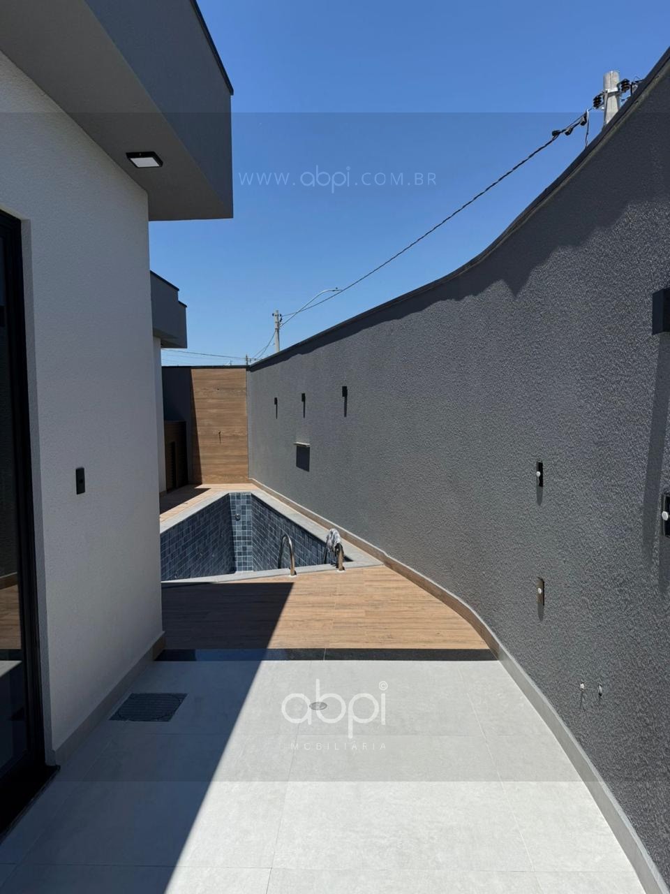 Casa à Venda no Smart City (Parque Barnabé) em Indaiatuba-SP: 3 Quartos, 1 Suíte, Piscina e Acabamento de Primeira! Ótima oportunidade, lazer, ABPI
