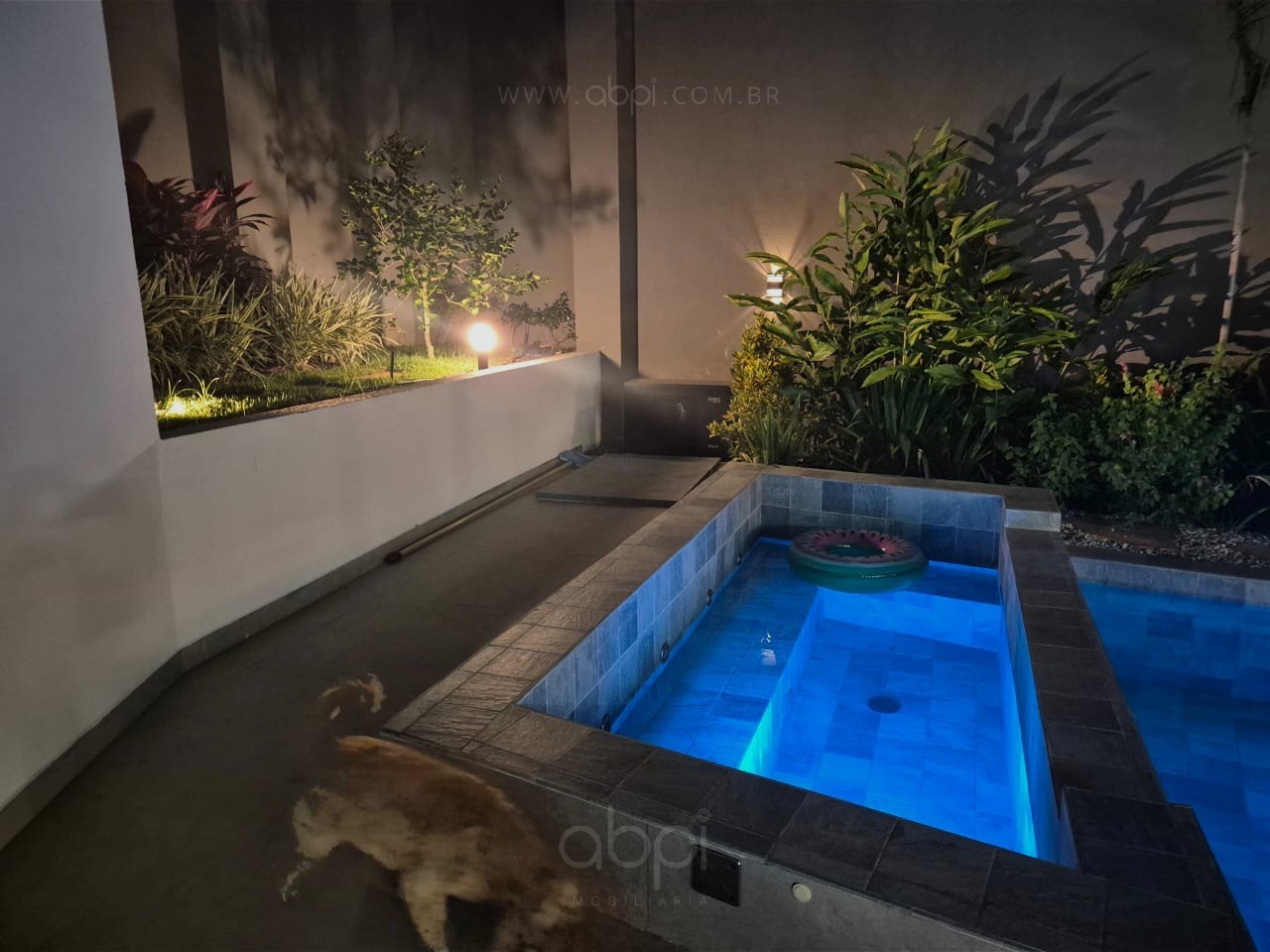 Casa de luxo em condomínio no Parque Villa dos Pinheiros em Indaiatuba-SP: 4 suítes, piscina, área gourmet. Não deixe passar essa oportunidade! ABPI