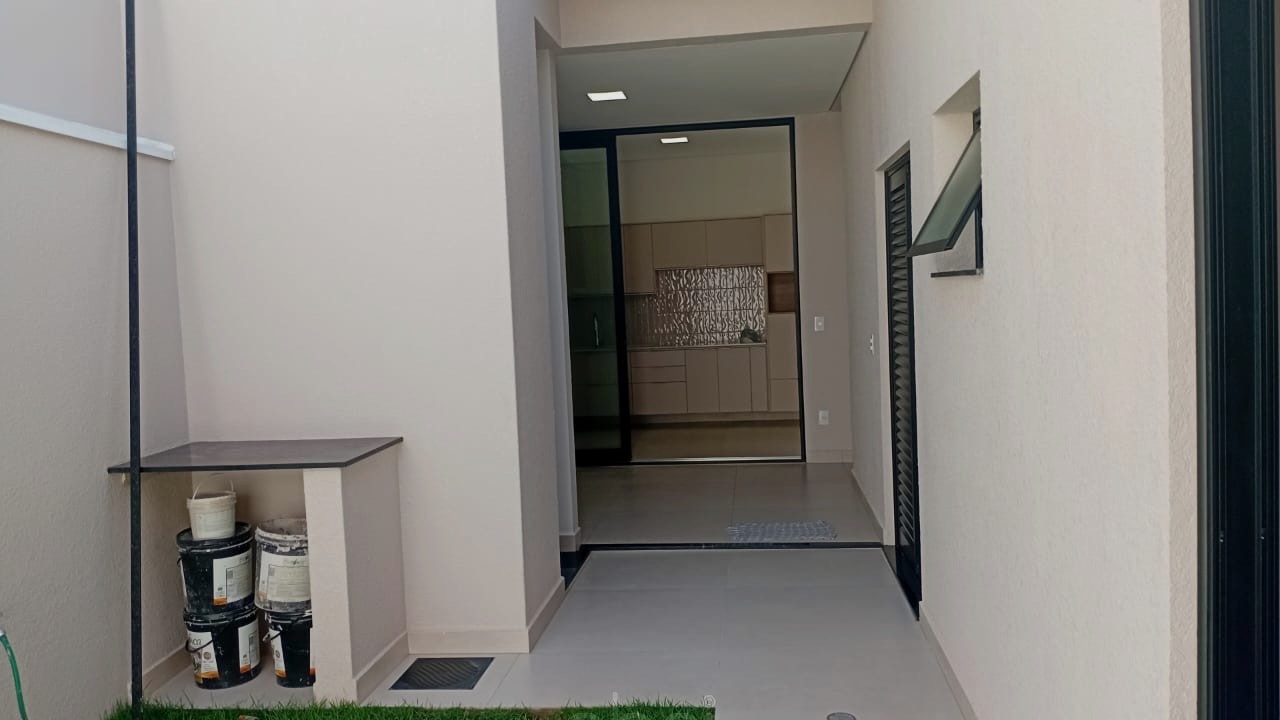 Casa de Luxo em Condomínio Gran Reserve em Indaiatuba-SP! 3 Quartos, 1 Suíte, 2 Salas, 4 Vagas de Garagem. Aproveite! Lazer completo, segurança, ABP!