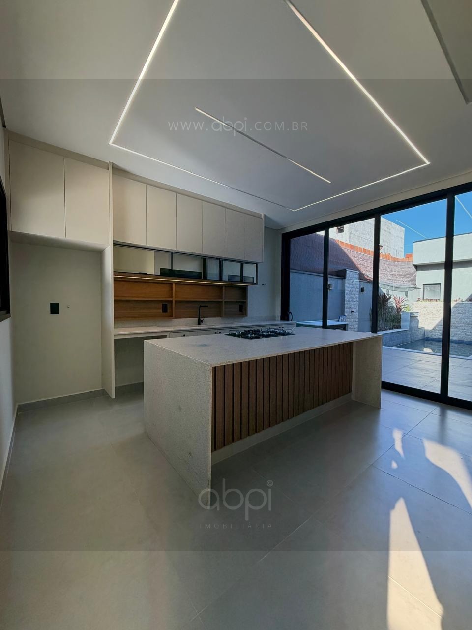 Casa de luxo no Condomínio Park Vista Real em Indaiatuba-SP: 3 quartos, 1 suíte, 2 salas, piscina e mais! ABPI