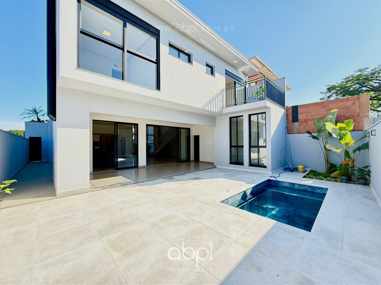 Casa de luxo em condomínio: 3 suítes, área gourmet e piscina em Indaiatuba-SP, Jardim Villa Sapezal. Confira! Super oportunidade! Lazer completo! ABPI