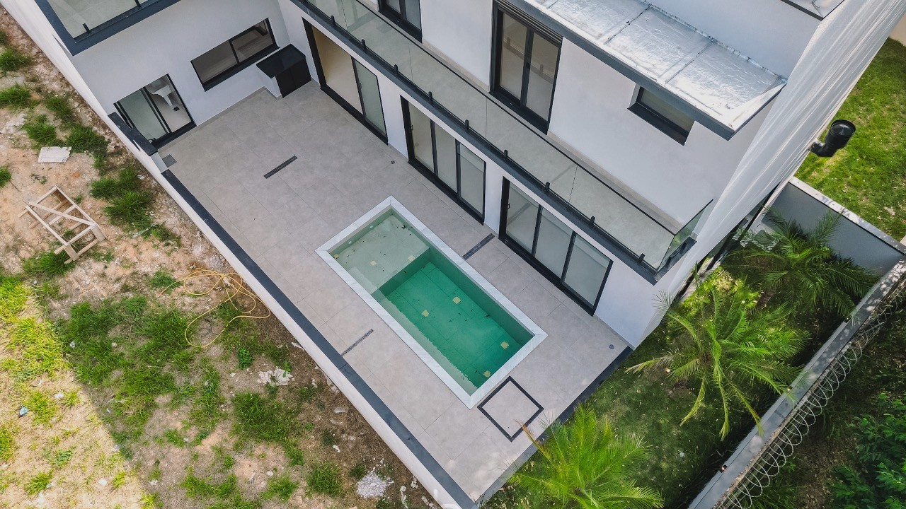 Casa de luxo em condomínio à venda em Indaiatuba-SP, 3 quartos, 3 suítes, 2 salas, 5 banheiros, 4 vagas, 285m².
