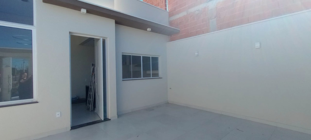 Imperdível! Casa à venda em Indaiatuba-SP, no bairro Parque Barnabé, com 2 quartos, sendo 1 suíte, 2 salas, 2 banheiros, 2 vagas de garagem e 80m² de área.