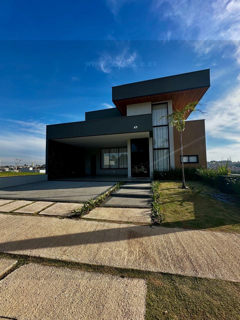 Casa de Luxo à Venda no Condomínio Park Vista Real em Indaiatuba-SP: 3 Suítes, Piscina com ducha, escritório e mais, muito mais! ABPI
