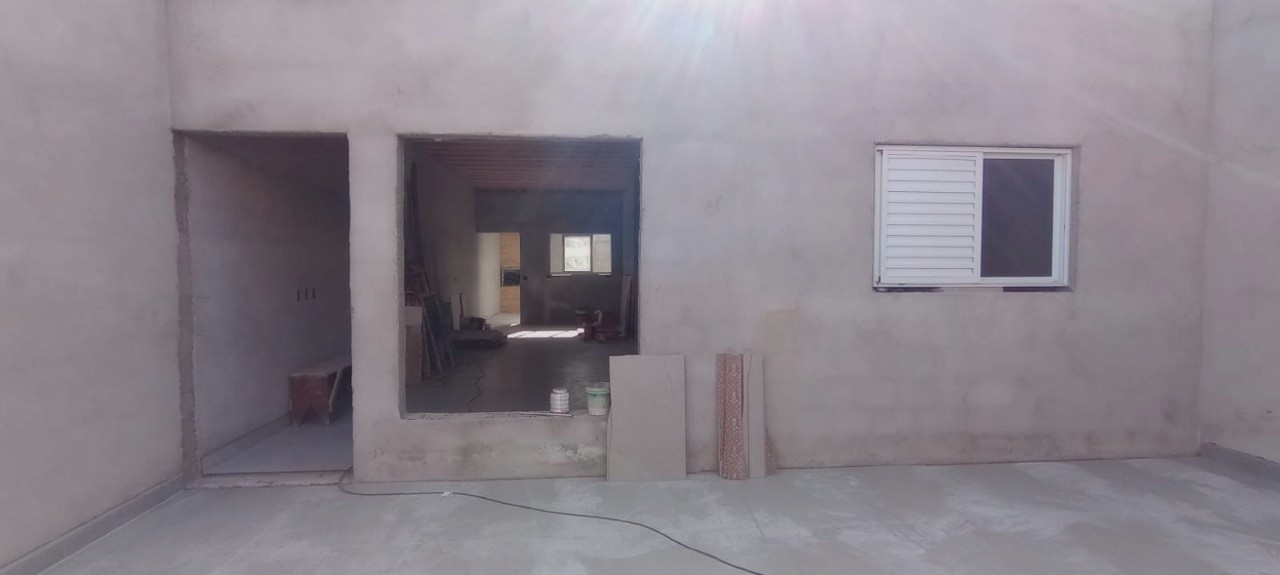 Imperdível: Casa à venda em Indaiatuba-SP, Parque Barnabé - 2 quartos, 1 suíte, 2 salas, 2 banheiros, 2 vagas, 130m²