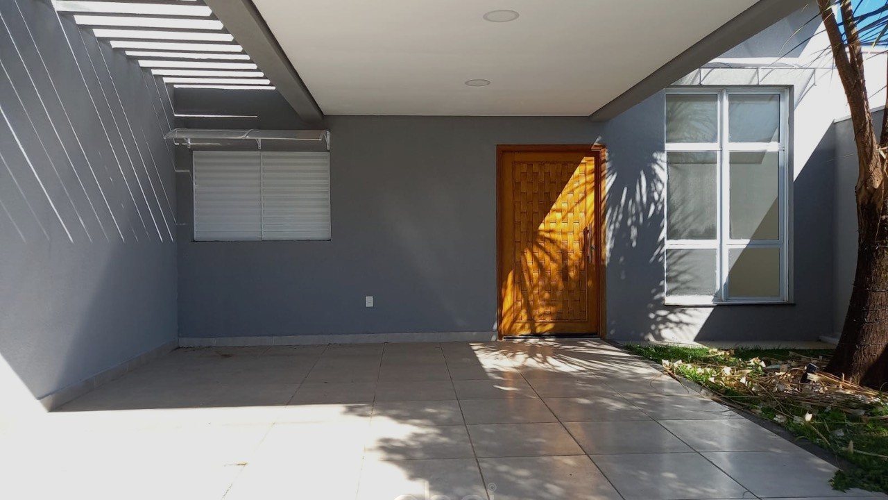Casa à Venda no Jardins do Império, Indaiatuba-SP: 2 Quartos, 1 Suíte, 2 Vagas por R$ 850.000! Segurança e lazer completo garantidos! ABPI