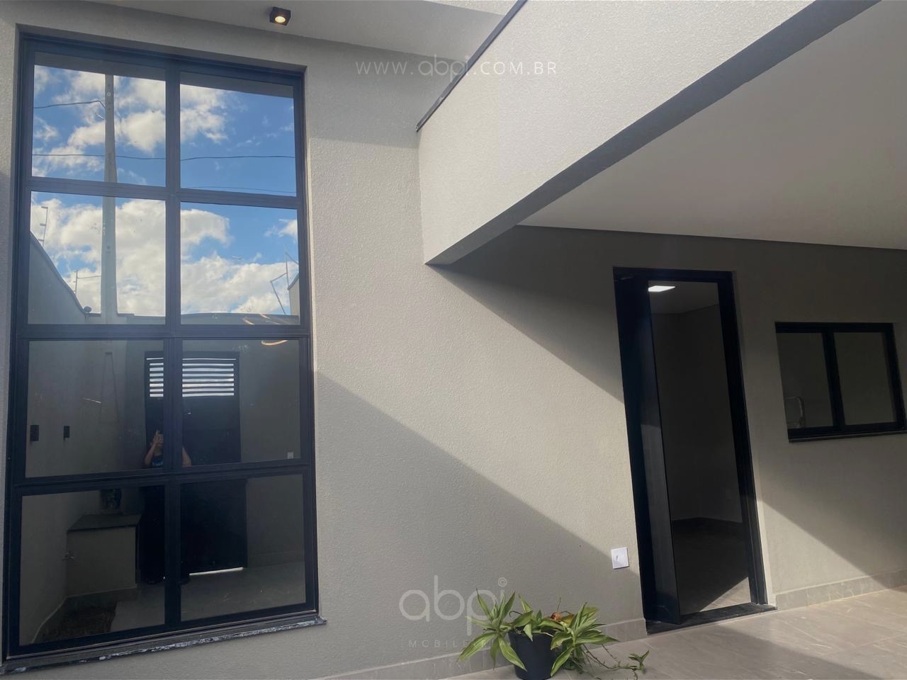 Imperdível! Casa ampla e iluminada à venda por R$700,00 no Jardim Bom Sucesso: 3 quartos, 1 suíte, 1 sala, área gourmet e mais. Confira! ABPI