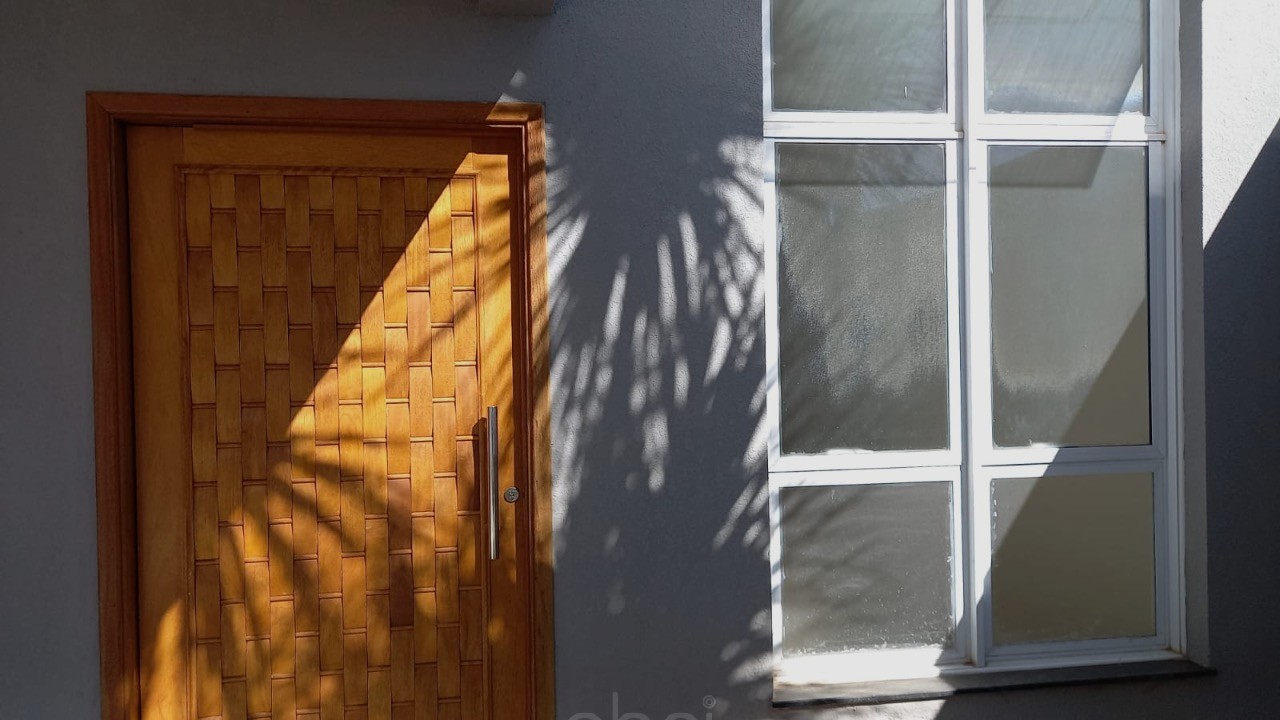 Casa à Venda no Jardins do Império, Indaiatuba-SP: 2 Quartos, 1 Suíte, 2 Vagas por R$ 850.000! Segurança e lazer completo garantidos! ABPI