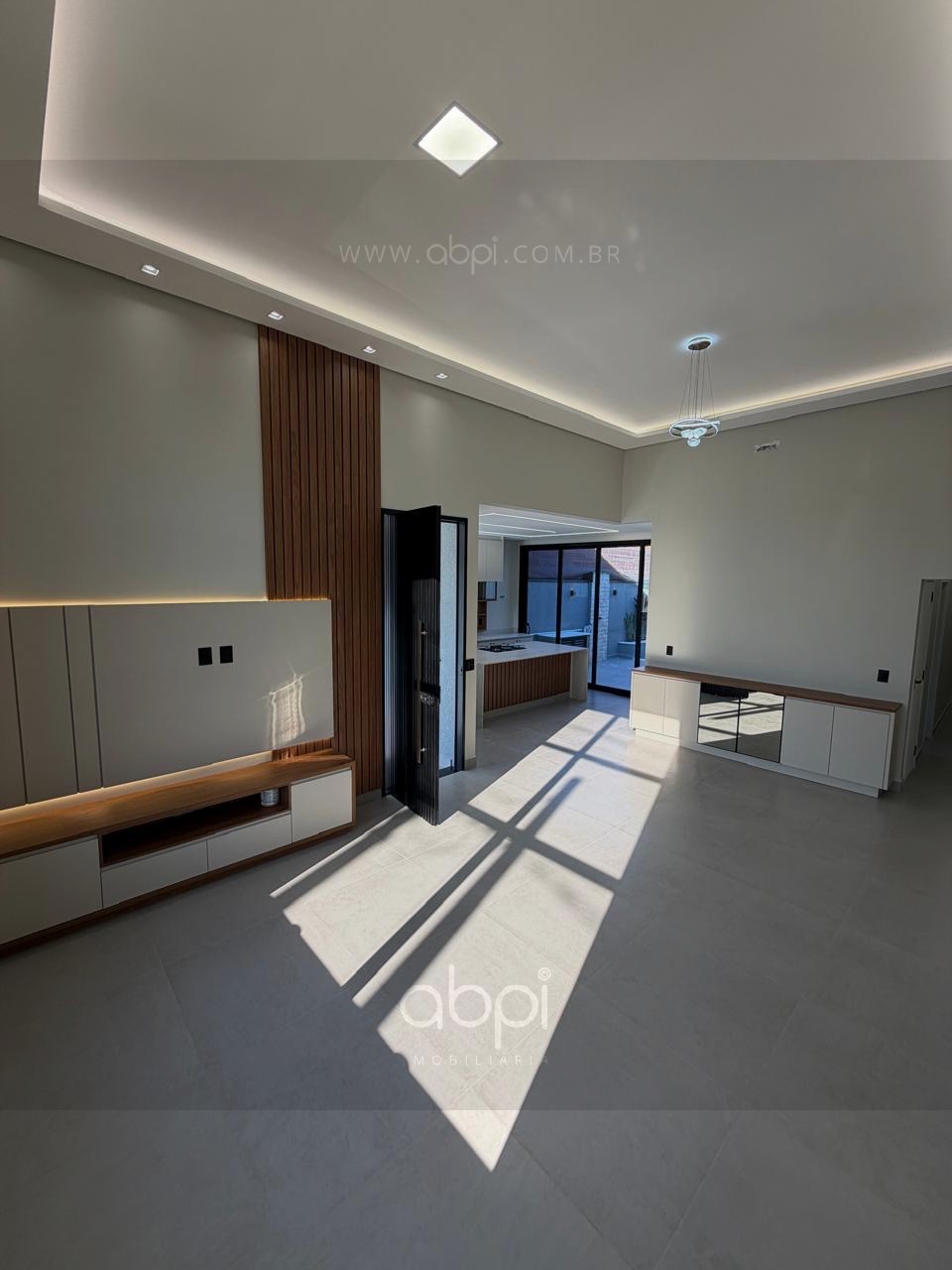 Casa de luxo no Condomínio Park Vista Real em Indaiatuba-SP: 3 quartos, 1 suíte, 2 salas, piscina e mais! ABPI