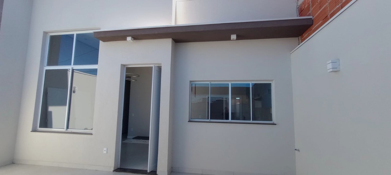 Imperdível! Casa à venda em Indaiatuba-SP, no bairro Parque Barnabé, com 2 quartos, sendo 1 suíte, 2 salas, 2 banheiros, 2 vagas de garagem e 80m² de área.
