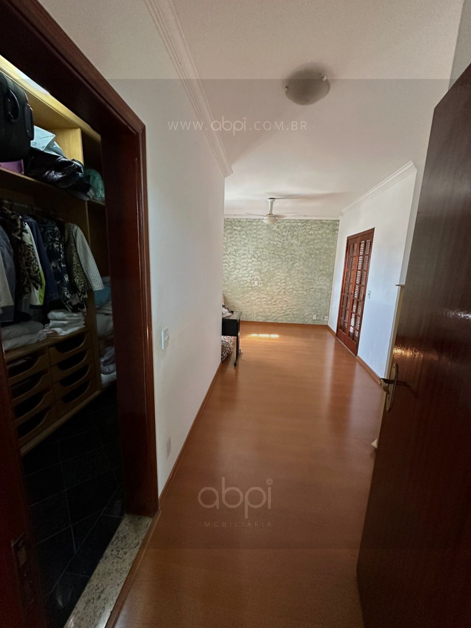 Luxuosa casa à venda no Jardim Esplanada II, Indaiatuba-SP: 4 quartos, 3 suítes, 2 salas, 4 banheiros, 6 vagas, 297m². Por R$1.900.000! ABPI