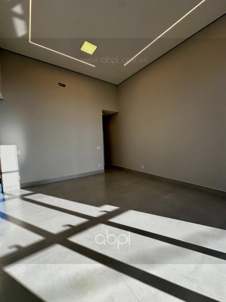 Casa de 2 quartos no Condomínio Park Vista Real em Indaiatuba-SP: 3 vagas, 120m², acabamento impecável e lazer completo, segurança 24h, ABPI